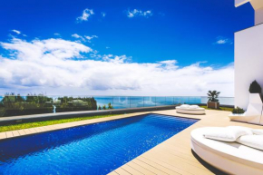 Luxury villa Carlota with private pool by HR Madeira, Caniço